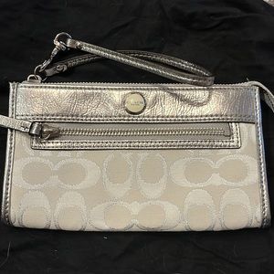 NWT Coach poppy signature metallic zip wallet